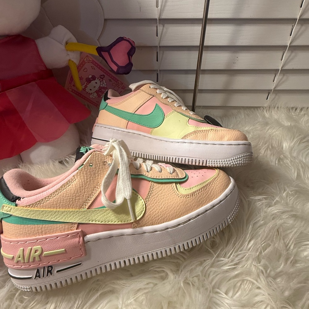Nike Air Force 1 Shadow Arctic Punch
Size 7.5